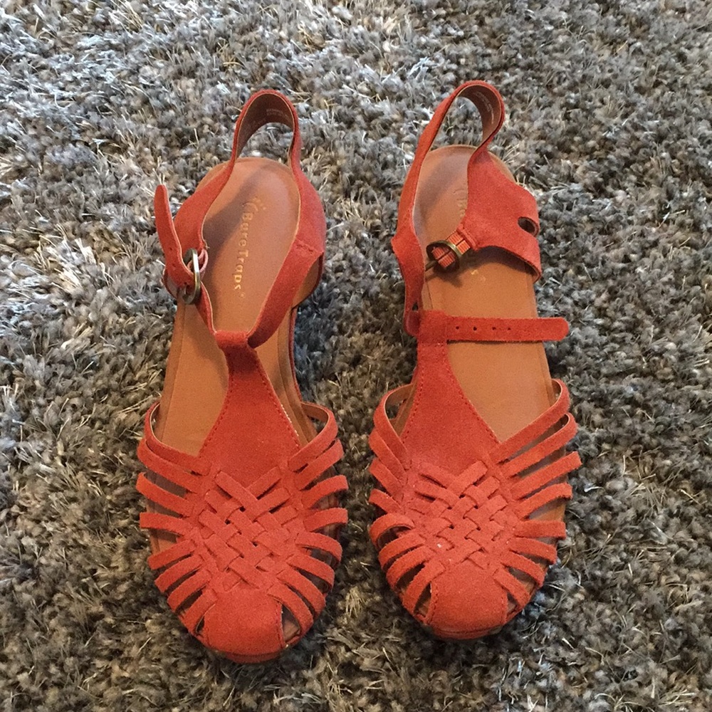 Bare Traps (Burnt Orange) Size 8.5